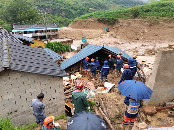 火狐电竞云南保山发生泥石流灾害消防：已致2人遇难6户房屋受损